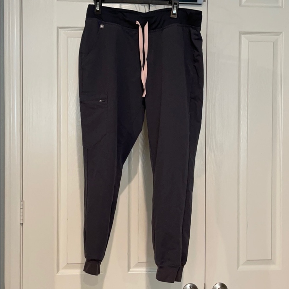 Figs Zamora charcoal jogger scrubs size L